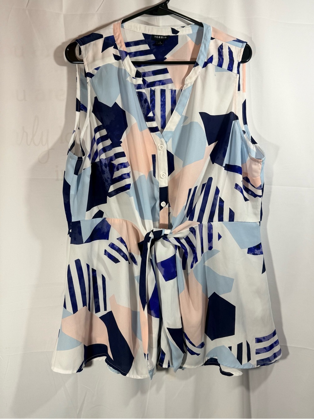 Torrid Geometric Multi-Colored Tie-Front Sleeveless Blouse Size 1X